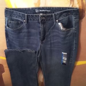 No boundaries mid rise bootcut jeans size 17